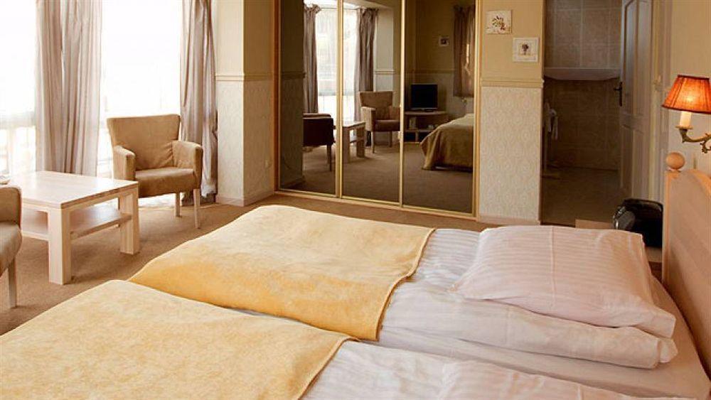 Afrodyta Spa & Wellness Resort Ośno Lubuskie Exteriör bild